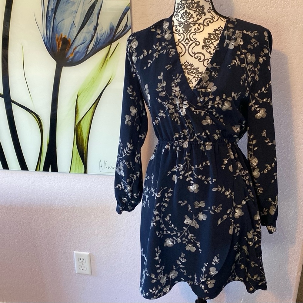 Gap floral dress size small- pretty and sexy!